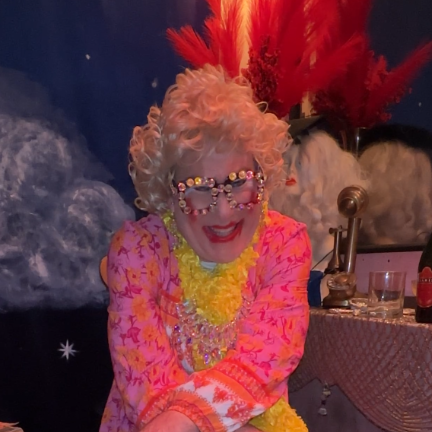 speakeasy-pose-3